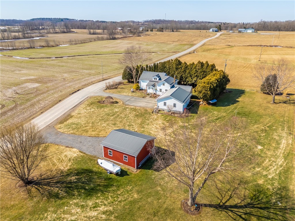8689 Klippel Road, Lyons, New York image 2