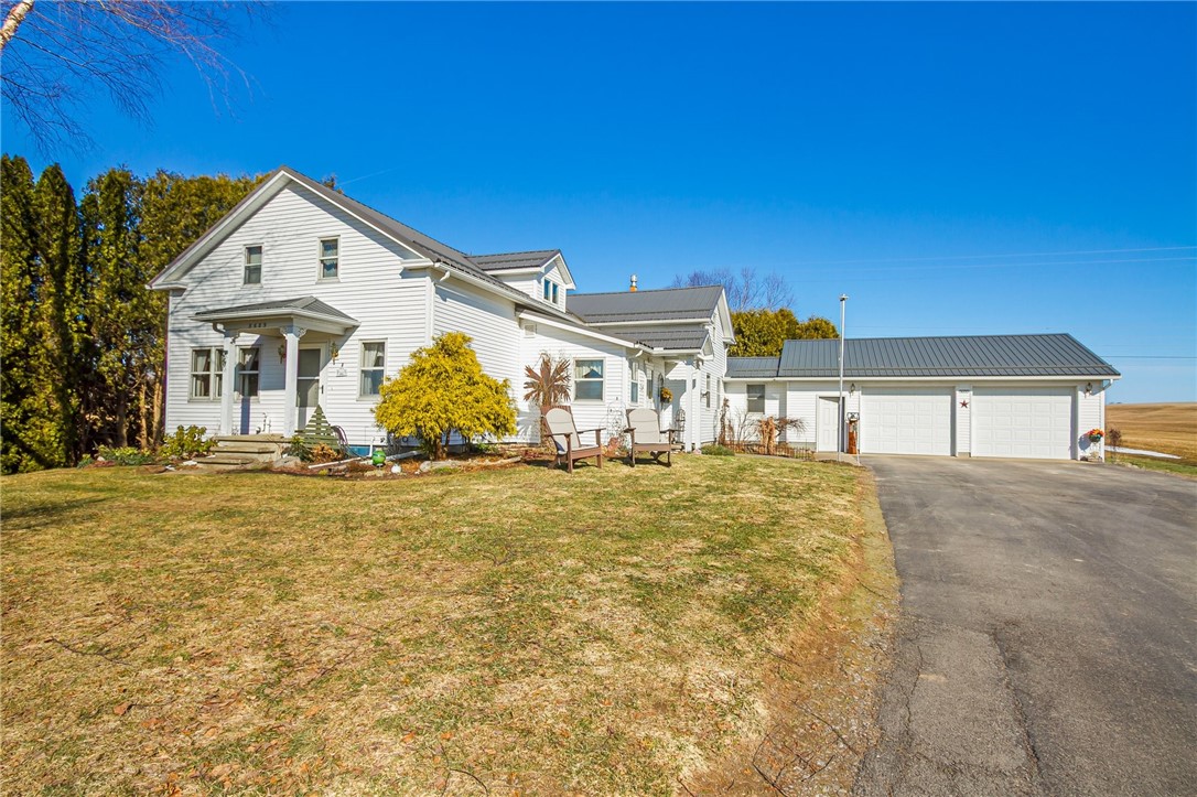 8689 Klippel Road, Lyons, New York image 1