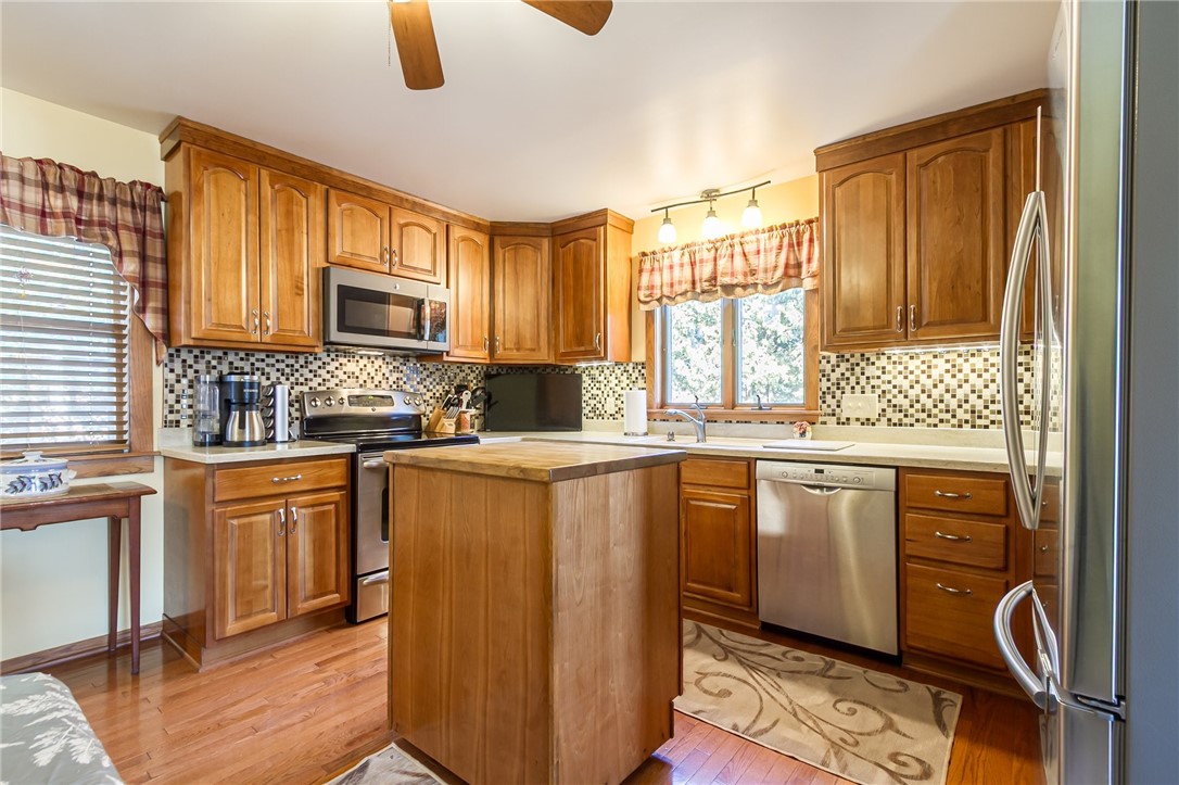 8689 Klippel Road, Lyons, New York image 9