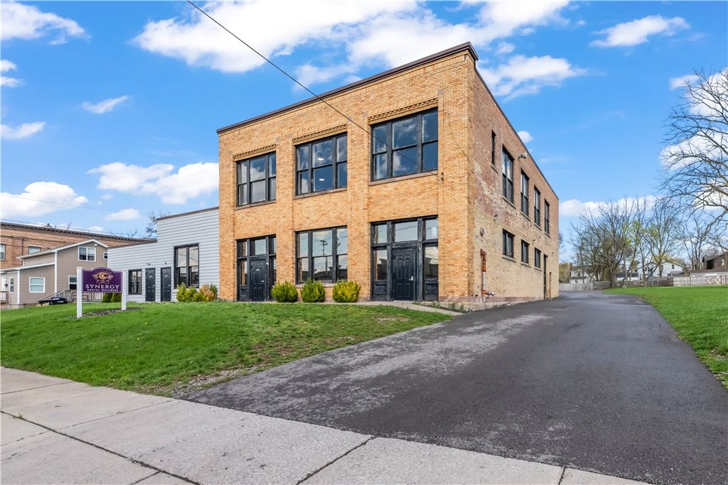 Photo of 250 Gorham St St, Canandaigua Town, NY 14424 (MLS # R1670830)