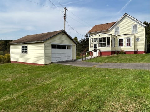 Photo for 191 Cemetery Road