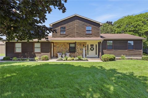 Homes For Sale - 2 Casimir Circle<br/> Irondequoit, NY 14617