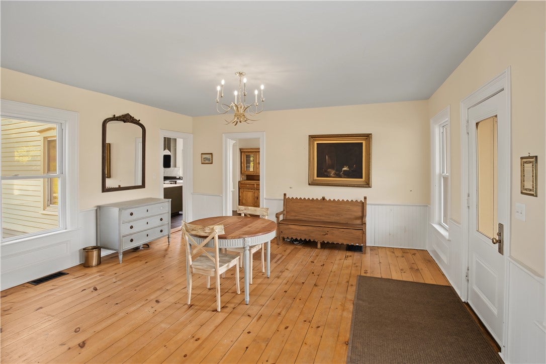 280 W Peakes Brook Road