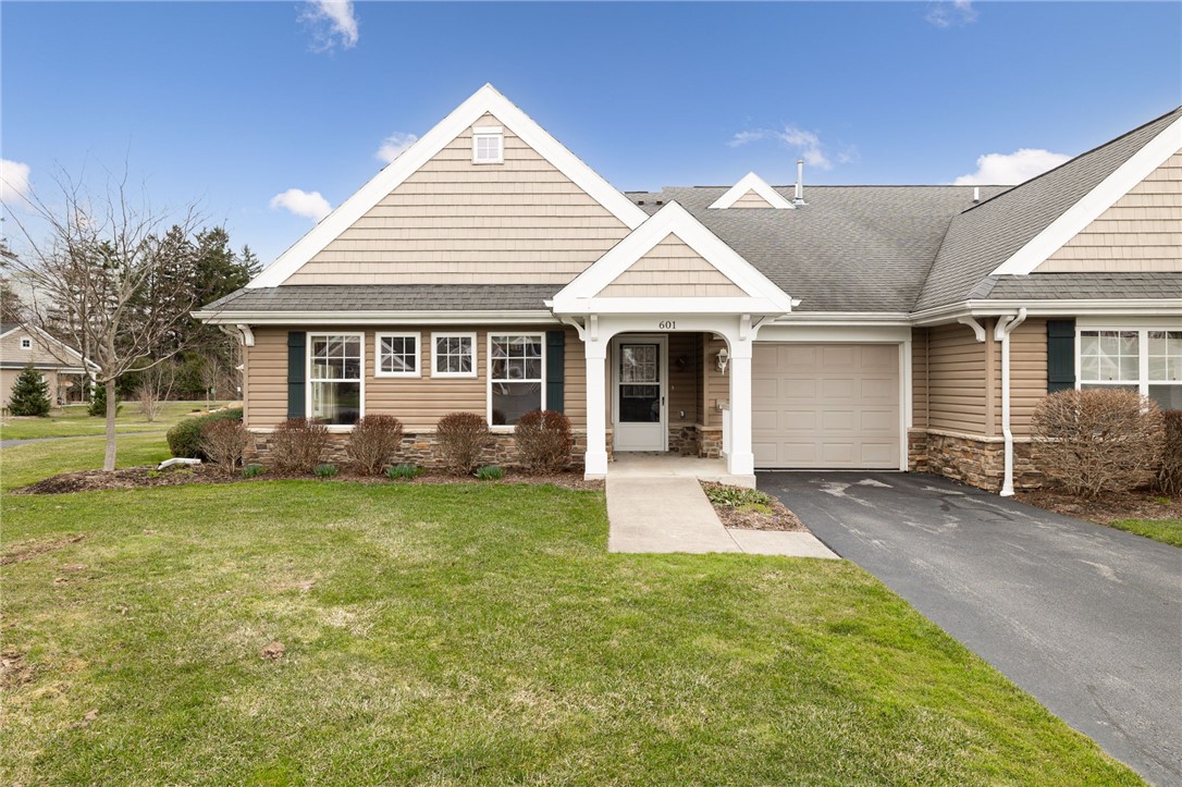 601 Rivers Run, Henrietta, New York image 1