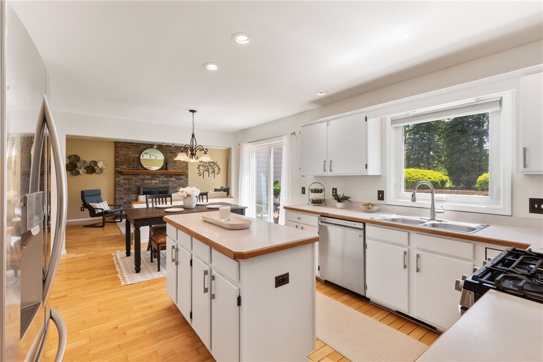 23 Westfield Commons, Penfield, New York image 14