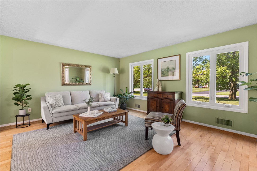 23 Westfield Commons, Penfield, New York image 5