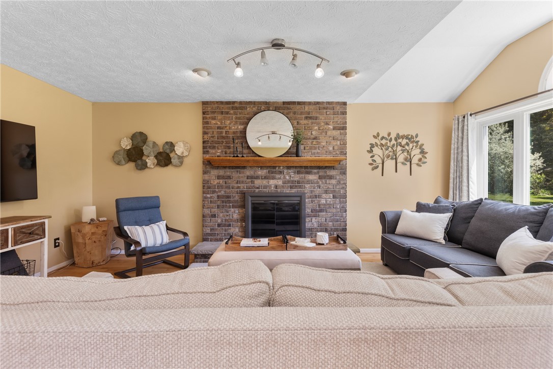 23 Westfield Commons, Penfield, New York image 17