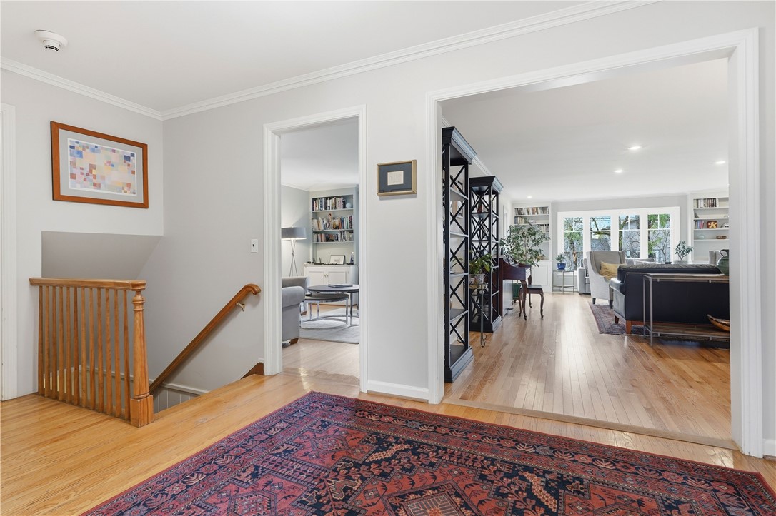 219 Danbury Circle S