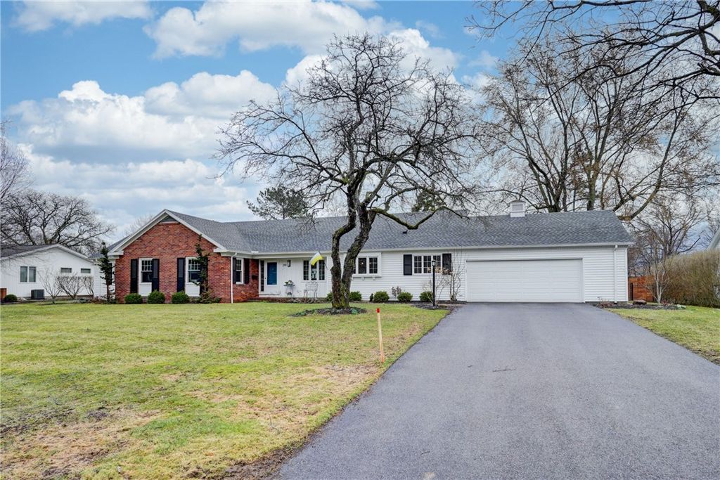 Photo of 219 Danbury Circle S, Brighton, NY 14618 (MLS # R1666034)