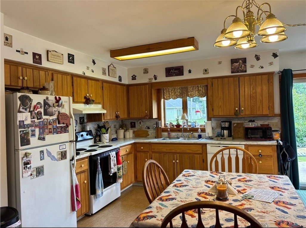 Search Properties 4 3881-3885 charlotte creek road 3881