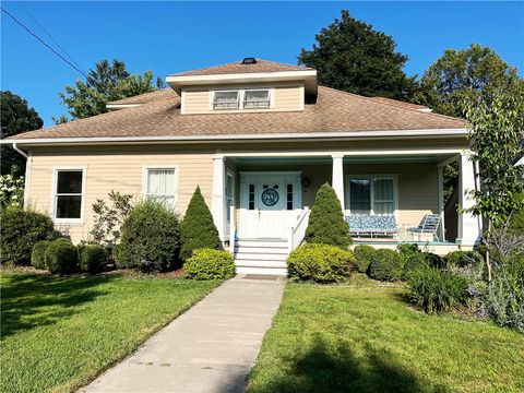 Photo of 16 Walling Boulevard, Oneonta, NY 13820 (MLS # R1631608)