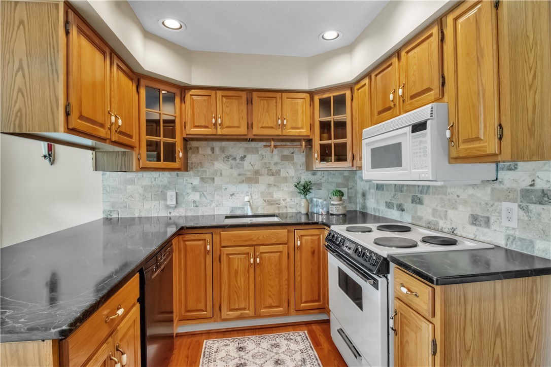 20 Pinegrove Court, Hamburg, New York image 11
