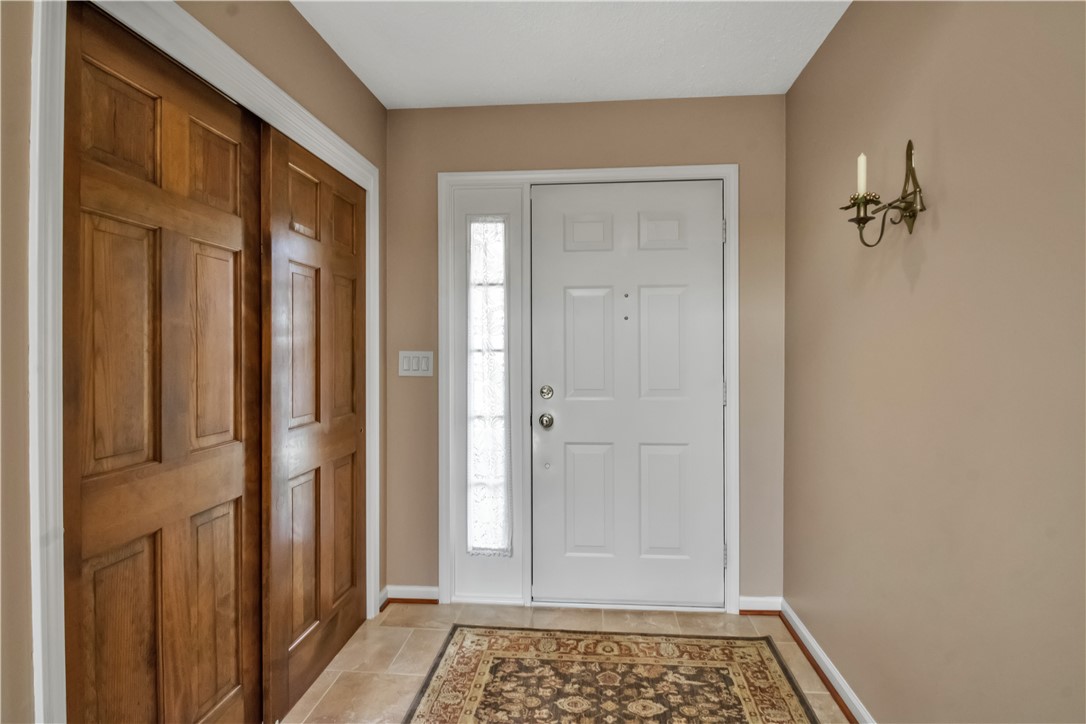 20 Pinegrove Court, Hamburg, New York image 5