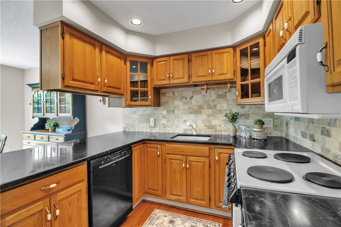 20 Pinegrove Court, Hamburg, New York image 12