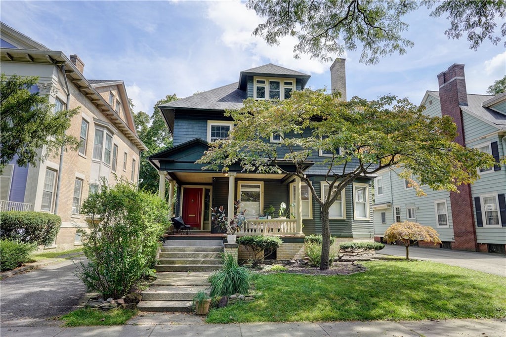 Photo of 18 Sibley Place, Rochester, NY 14607 (MLS # R1712885)