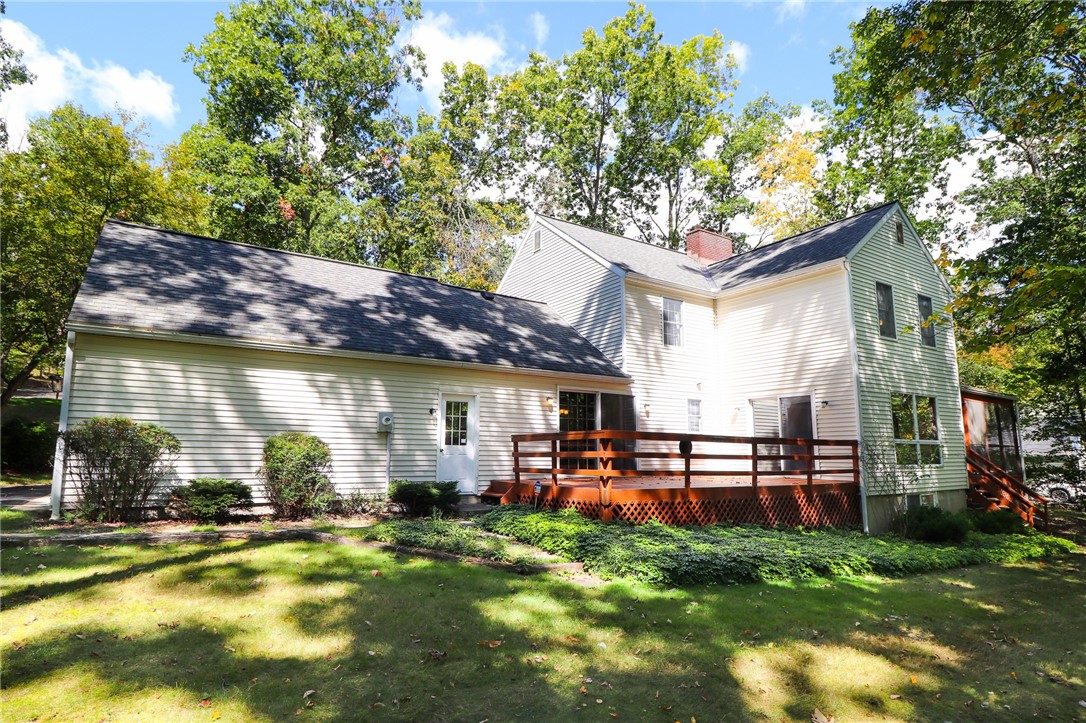 8 Knollbrook Lane W