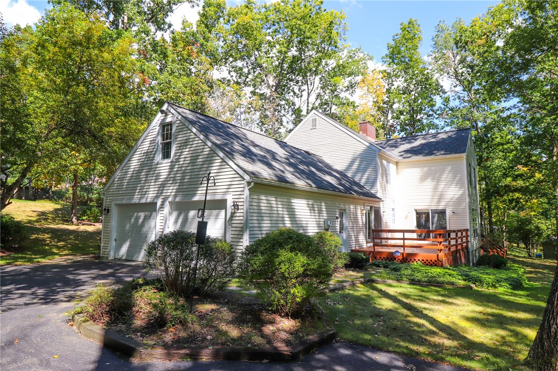 8 Knollbrook Lane W