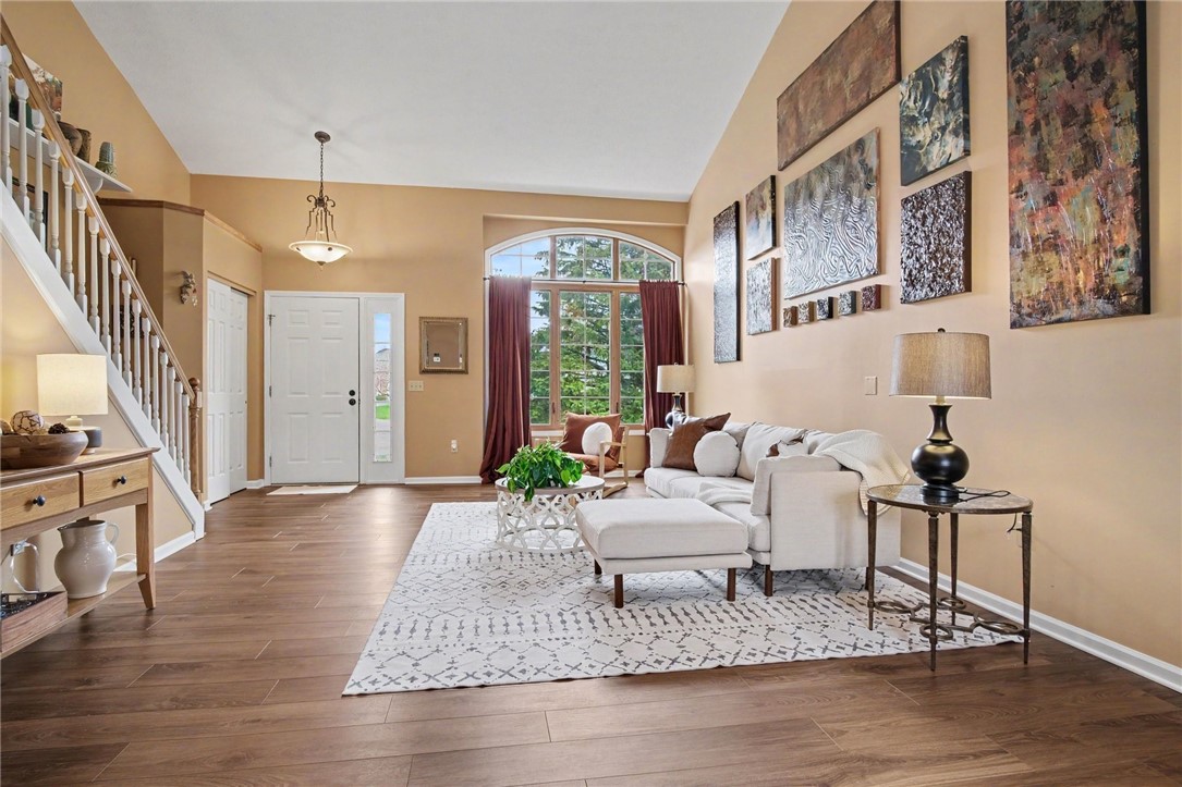 12 Foxtail Ln