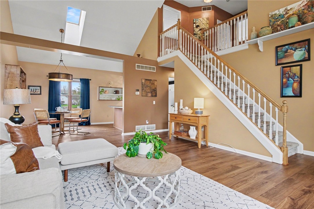12 Foxtail Ln