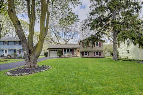 Homes For Sale - 332 Village Lane<br/> Brighton, NY 14610