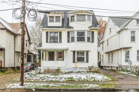 32 Fair Pl Rochester NY 14609