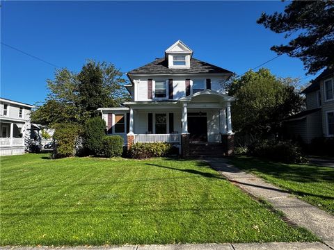 Homes For Sale - 133 E Genesee Street<br/> Auburn, NY 13021