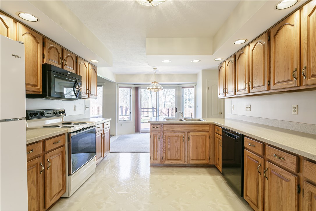 2 Glen Valley Drive, Penfield, New York image 16