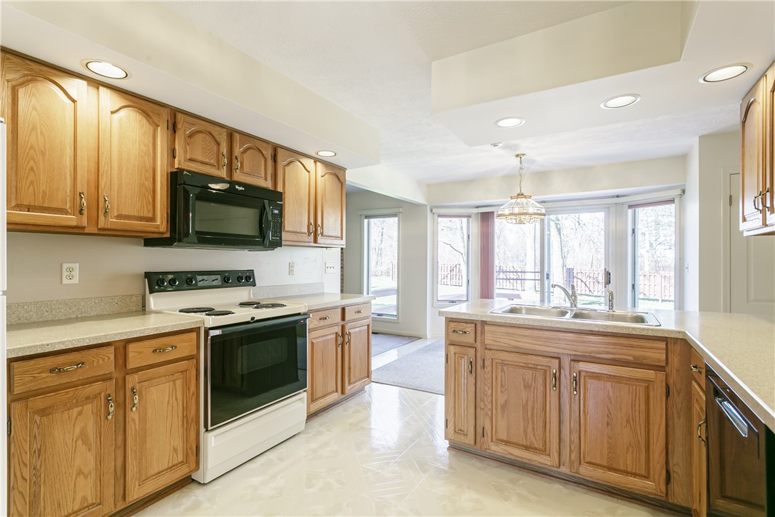2 Glen Valley Drive, Penfield, New York image 18