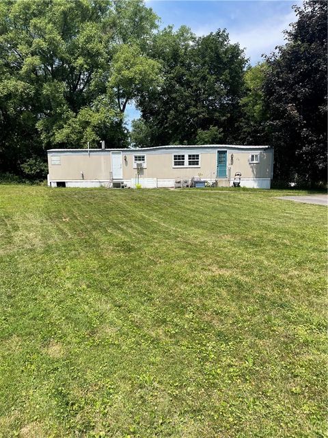 Mobile Home For Sale - 9 1/2 Mainview Drive<br/> Penfield, NY 14625