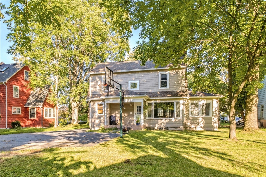 32 Maxwell Avenue