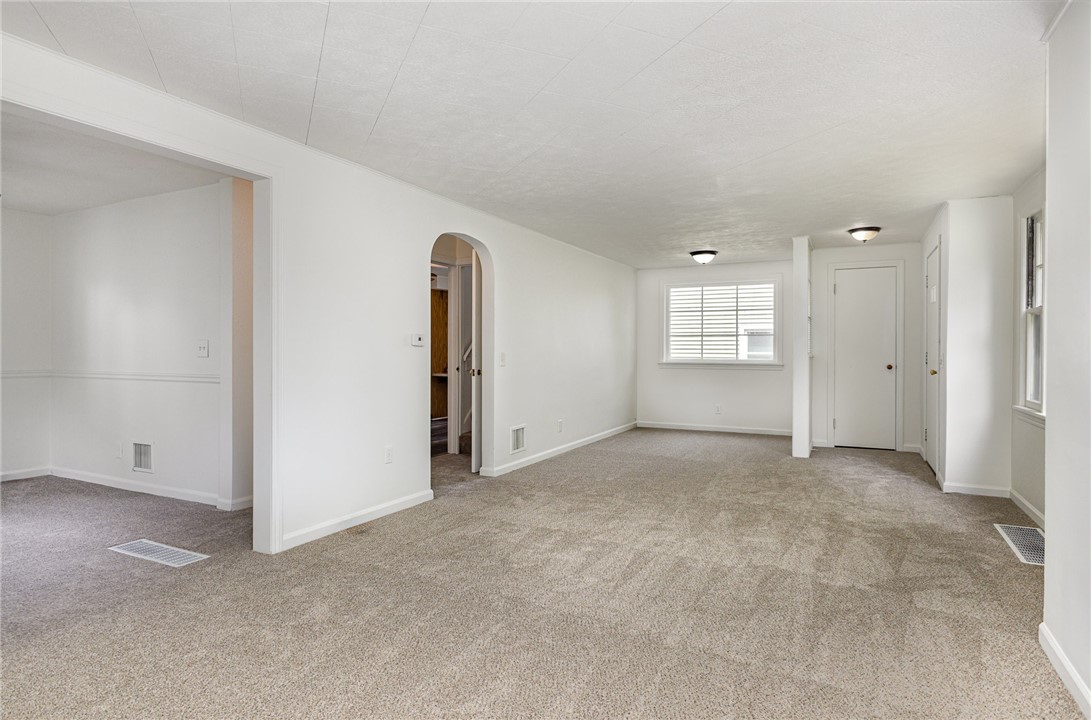 105 Marwood Road, Greece, New York image 6