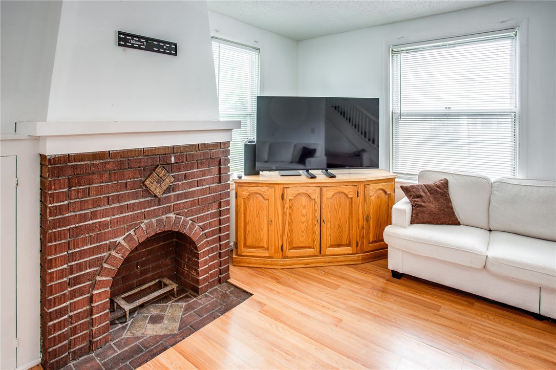 239 Weyl St, Rochester, New York image 4