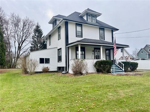 Homes For Sale - 2 Hockeborne Avenue<br/> Cayuga County, Auburn, NY 13021