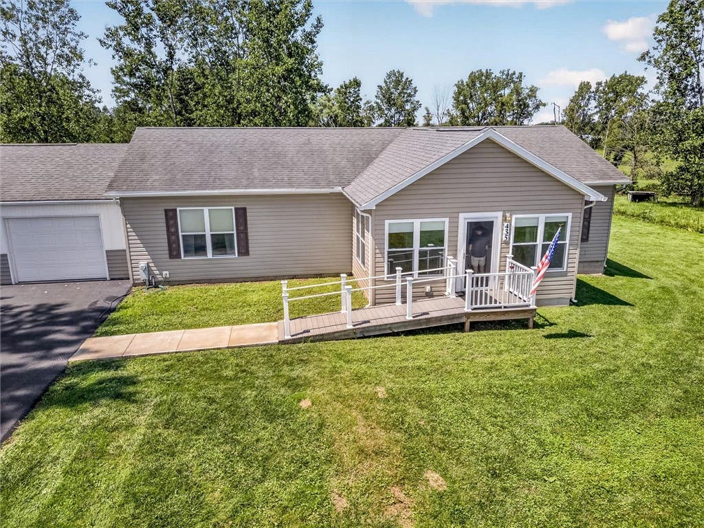Photo of 435 Sanford Road S, Riga, NY 14428 (MLS # R1700583)