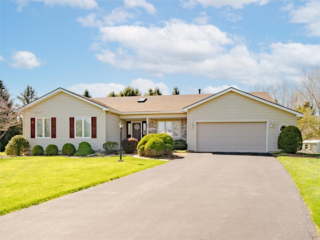 97 Shepperton Way, Greece, New York image 1