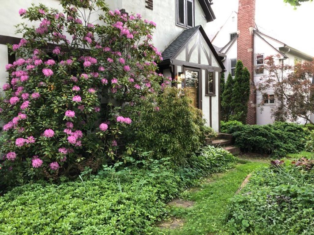 Photo of 275 Yarmouth Road, Rochester, NY 14610 (MLS # R1667365)