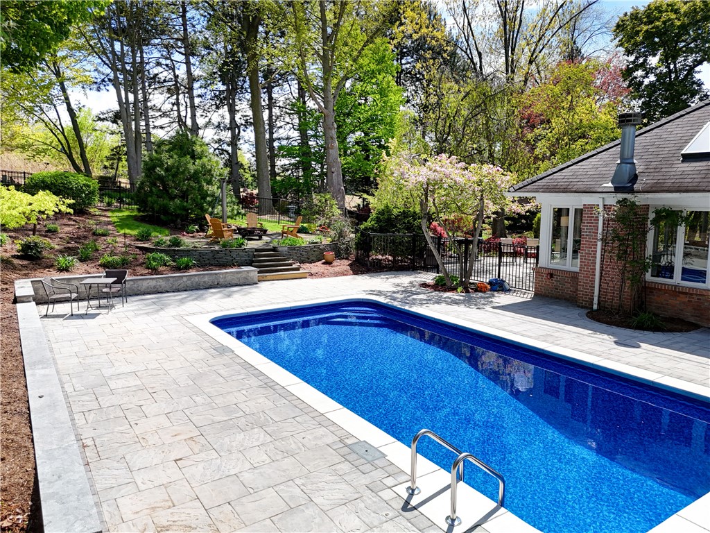 157 W Jefferson Road