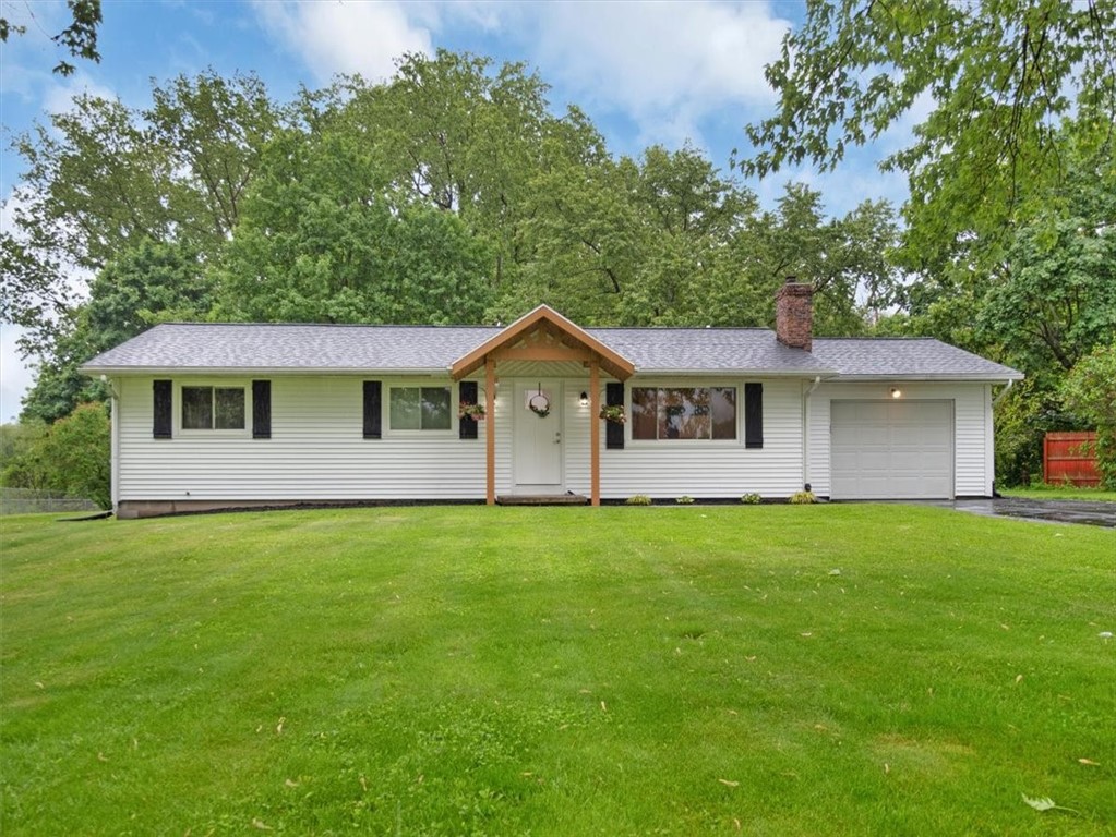 2192 Bear Creek Dr Drive, Ontario, New York image 1