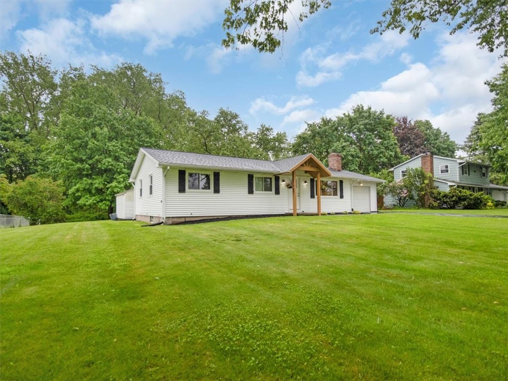 2192 Bear Creek Dr Drive, Ontario, New York image 2