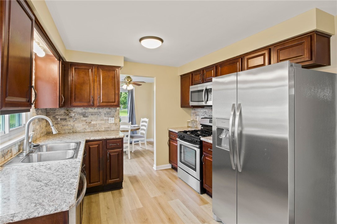 10 De Paul Drive, East Rochester, New York image 15