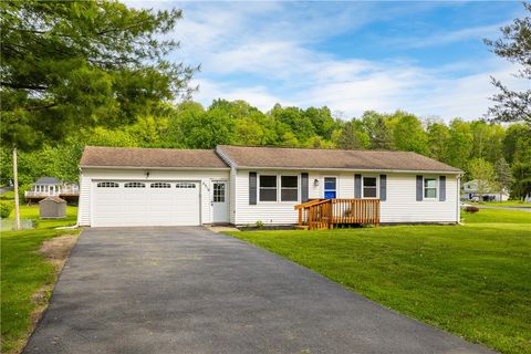 Photo of 2310 Timberline Drive, Macedon, NY 14502 (MLS # R1682610)