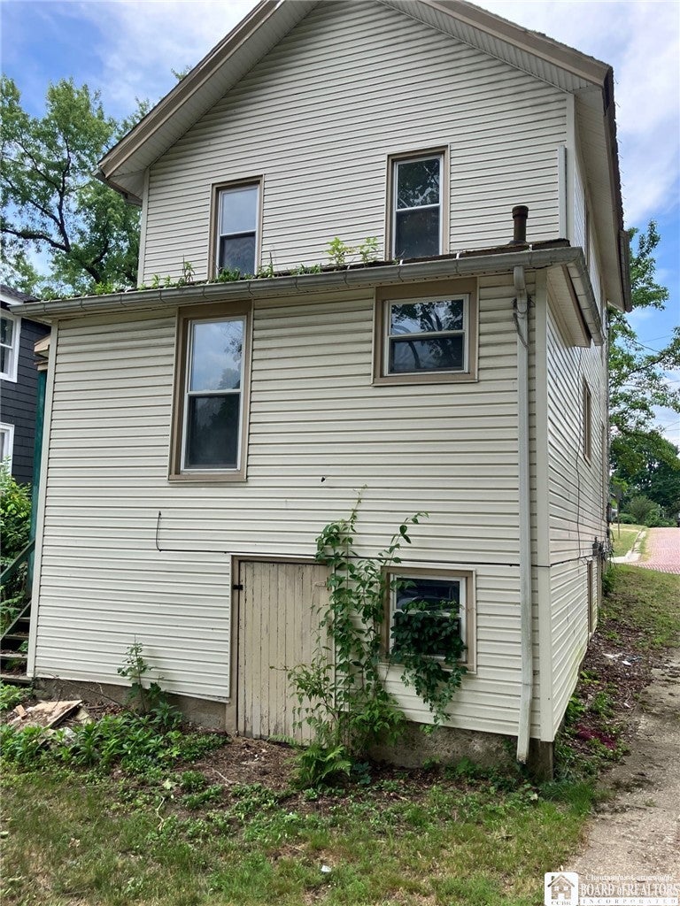 52 Thayer Street