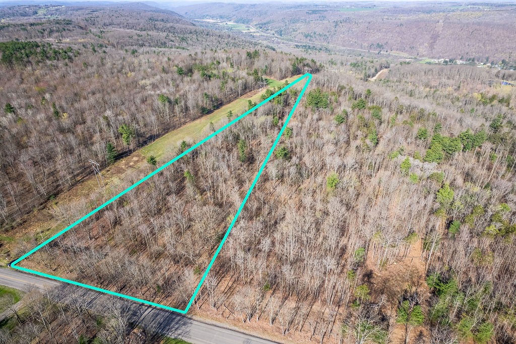 Breed Hollow Road