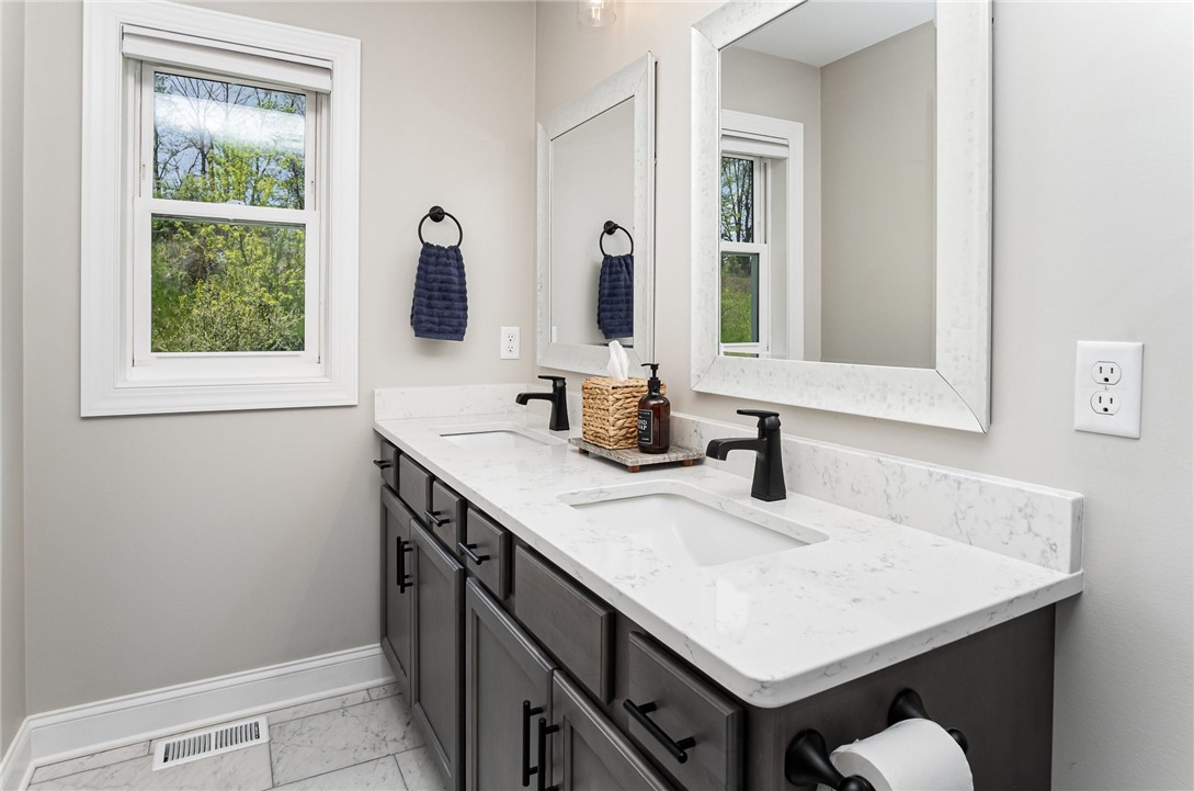 3265 Tanaberry Circle, Macedon, New York image 14