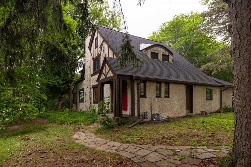 Photo of 887 Titus Avenue, Irondequoit, NY 14617 (MLS # R1699414)