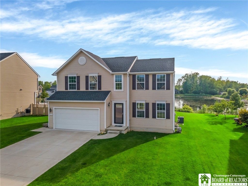 Photo of 27 Middlebury Lane, Lancaster, NY 14086 (MLS # R1666428)