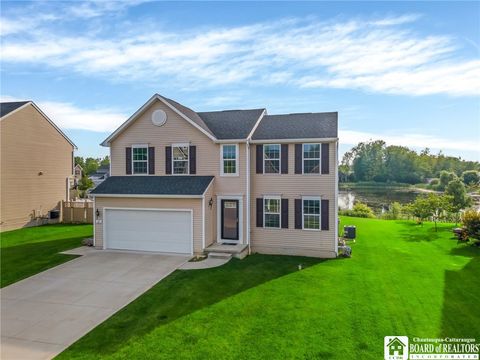 Photo of 27 Middlebury Lane, Lancaster, NY 14086 (MLS # R1666428)