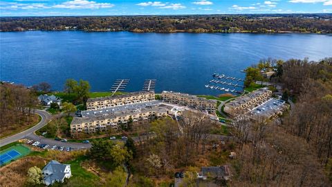261 Bay Village Drive Rochester NY 14609