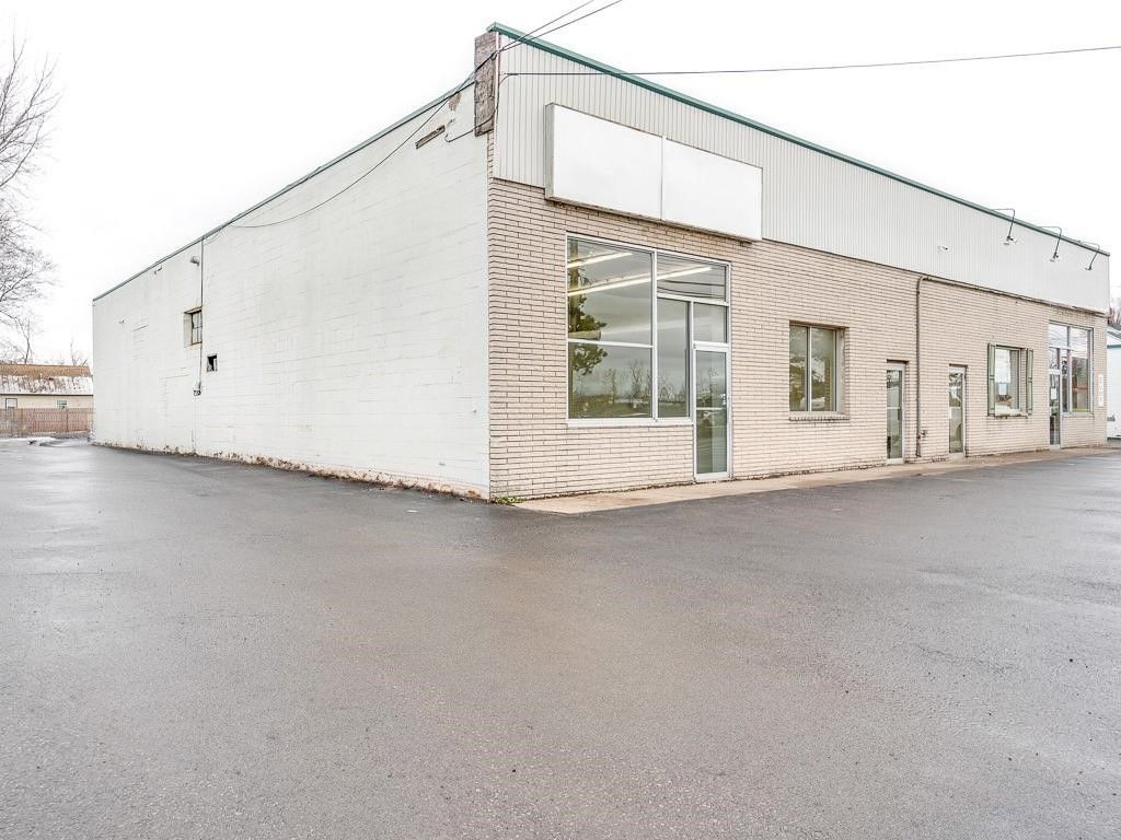 Photo of 181 Lee Road, Gates, NY 14606 (MLS # R1659436)