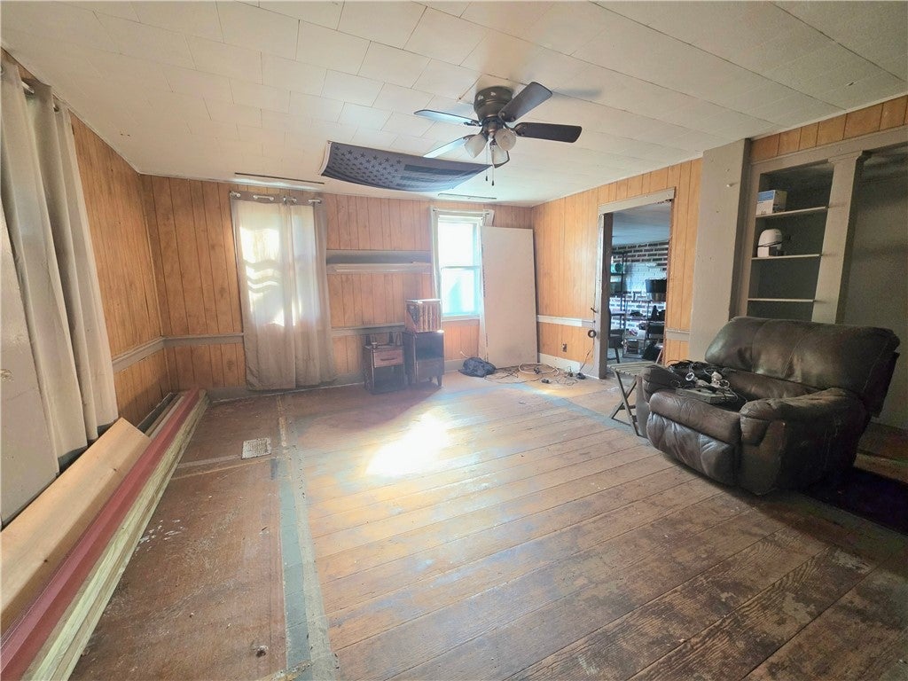 9264 Woodsville Rd